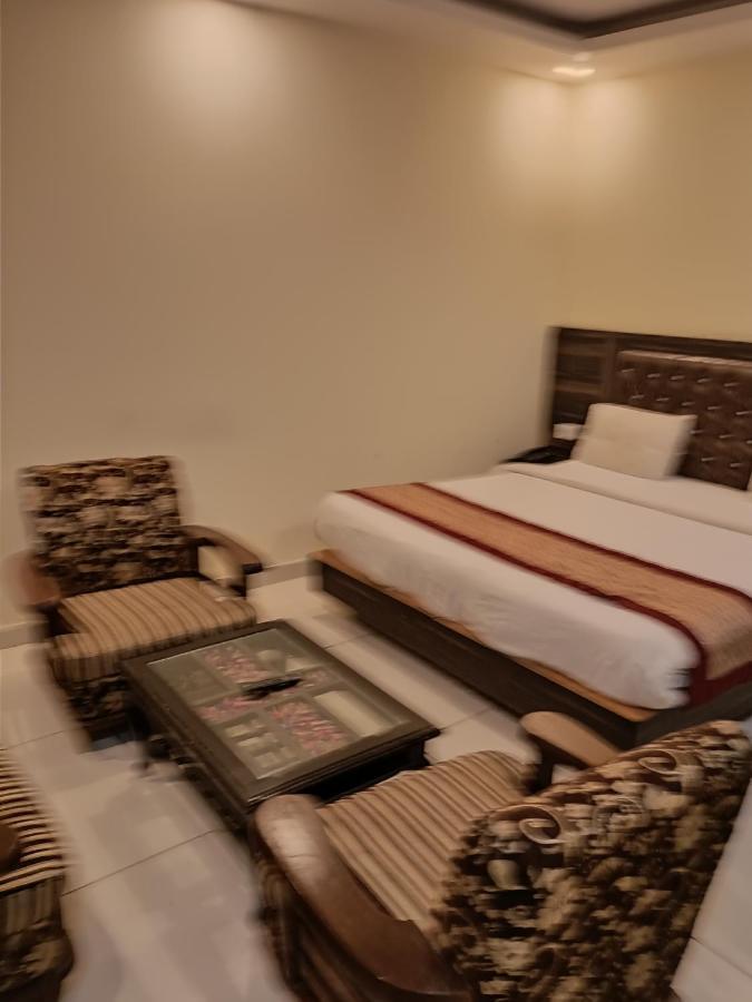 Hotel Aerotech Near Igi Airport New Delhi Buitenkant foto