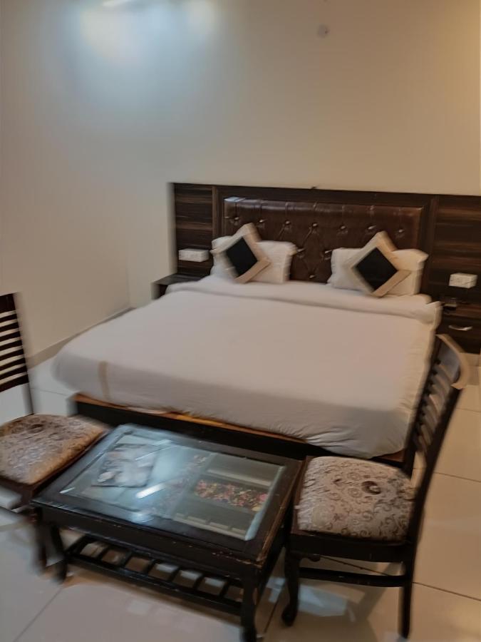 Hotel Aerotech Near Igi Airport New Delhi Buitenkant foto