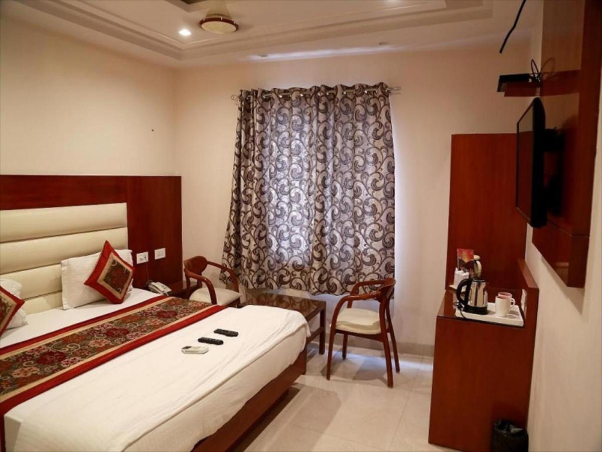 Hotel Aerotech Near Igi Airport New Delhi Buitenkant foto