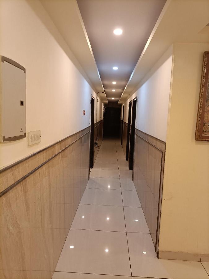 Hotel Aerotech Near Igi Airport New Delhi Buitenkant foto