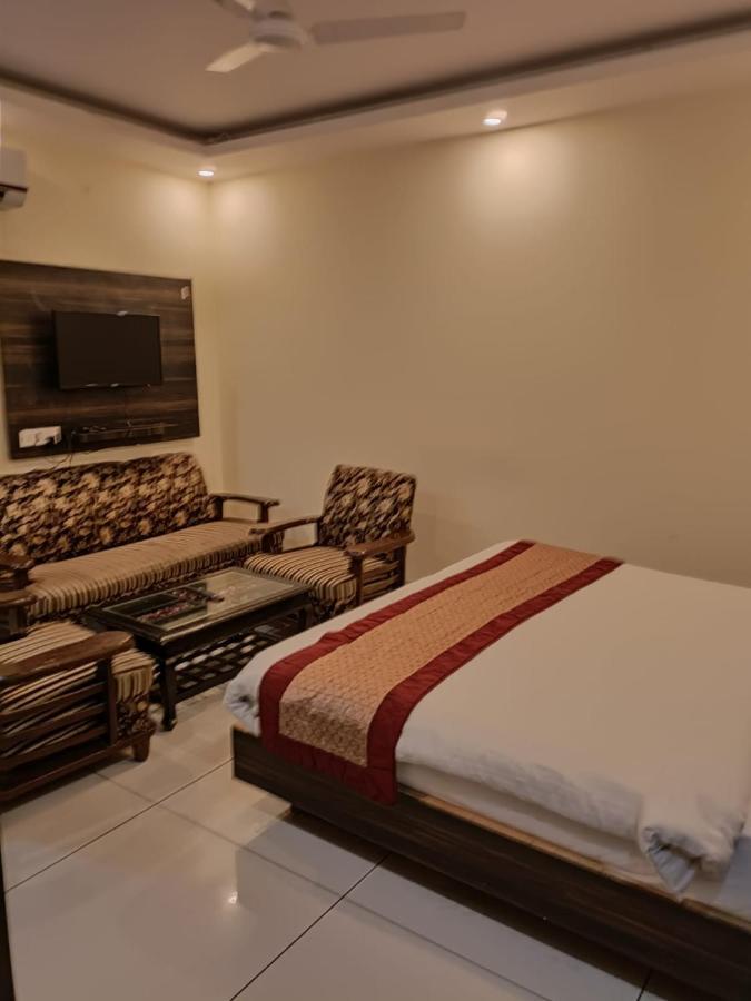Hotel Aerotech Near Igi Airport New Delhi Buitenkant foto