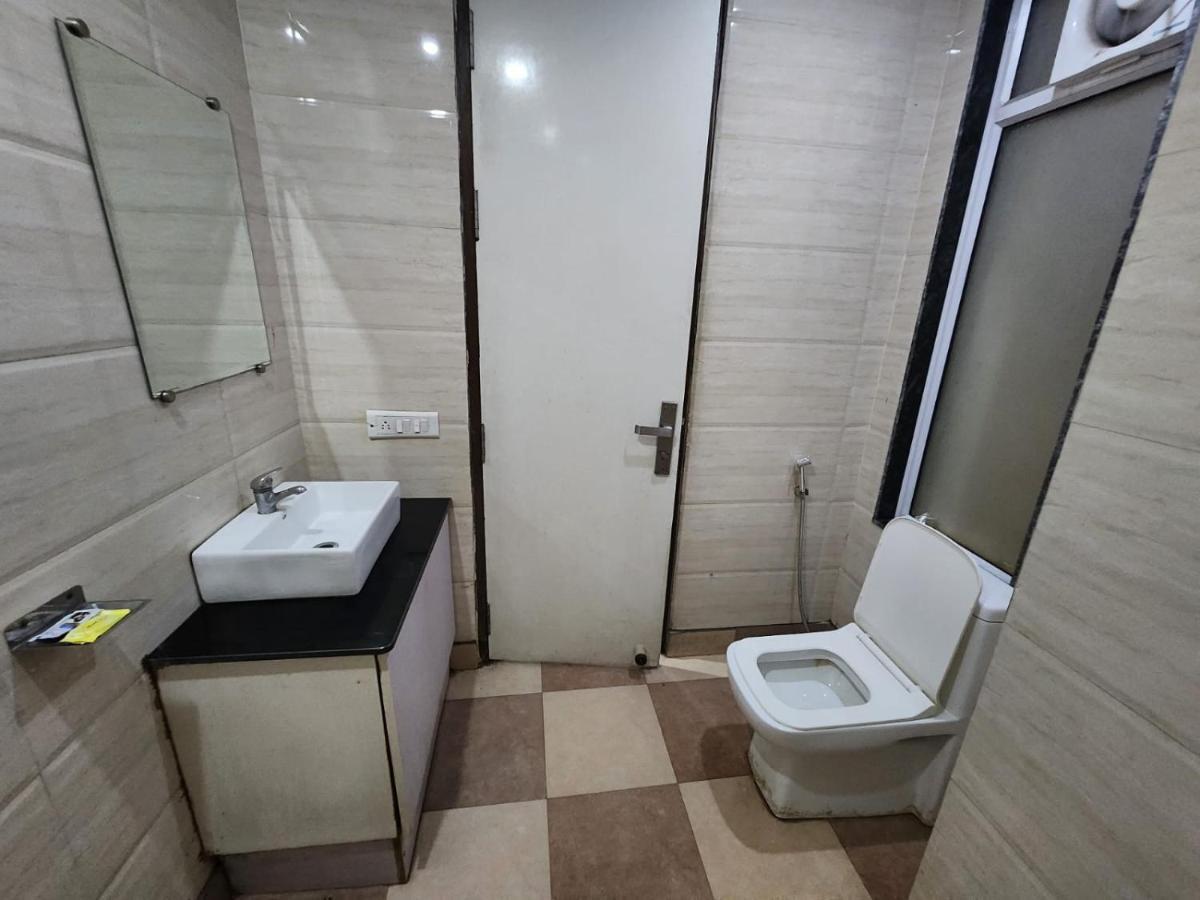 Hotel Aerotech Near Igi Airport New Delhi Buitenkant foto
