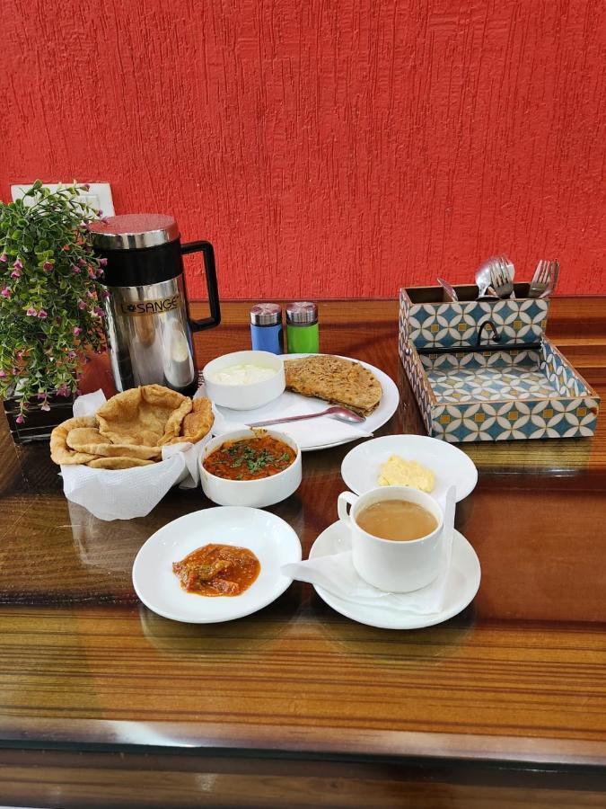 Hotel Aerotech Near Igi Airport New Delhi Buitenkant foto